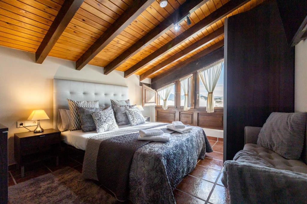 Apartamentos El Coritu Nieda エクステリア 写真