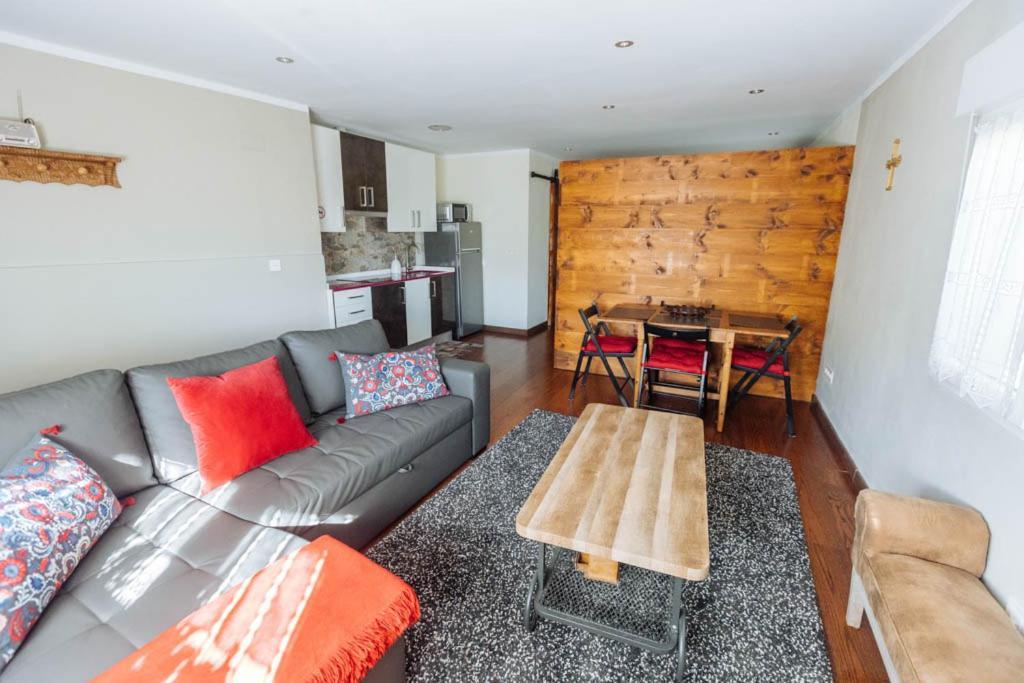 Apartamentos El Coritu Nieda エクステリア 写真