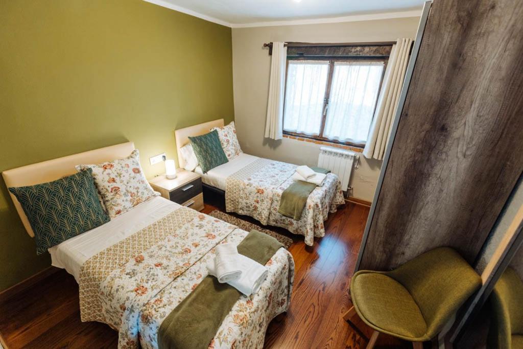 Apartamentos El Coritu Nieda エクステリア 写真